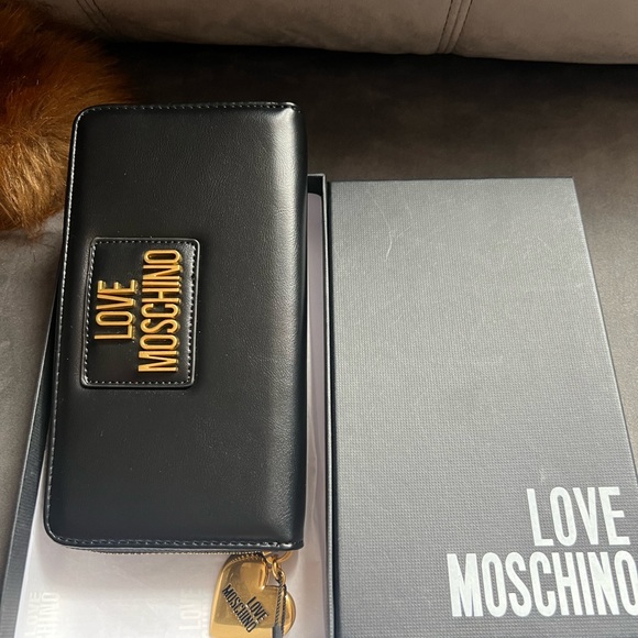 LOVE MOSCHINO WALLET WITH HEART ZIPPER - Picture 3 of 5